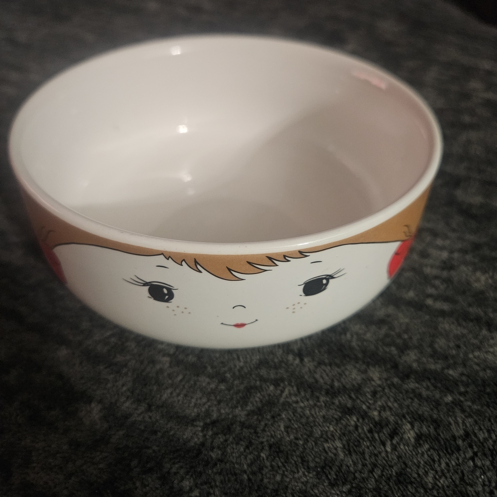 Charming White Ceramic Bowl with Cute Face Design